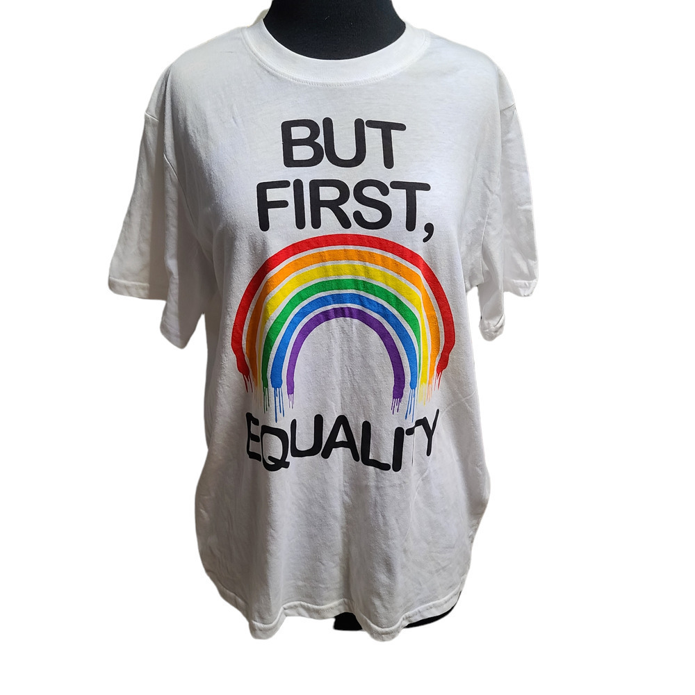 Love Unites casual tshirt white short sleeve sz S / M